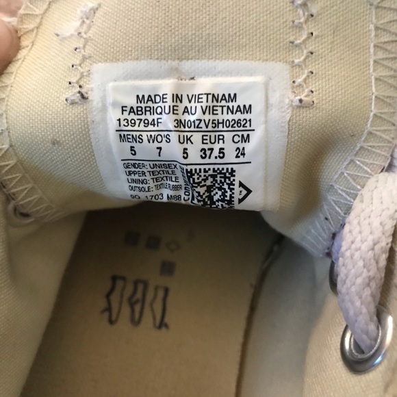 Maroon Converse - Picture 5 of 5